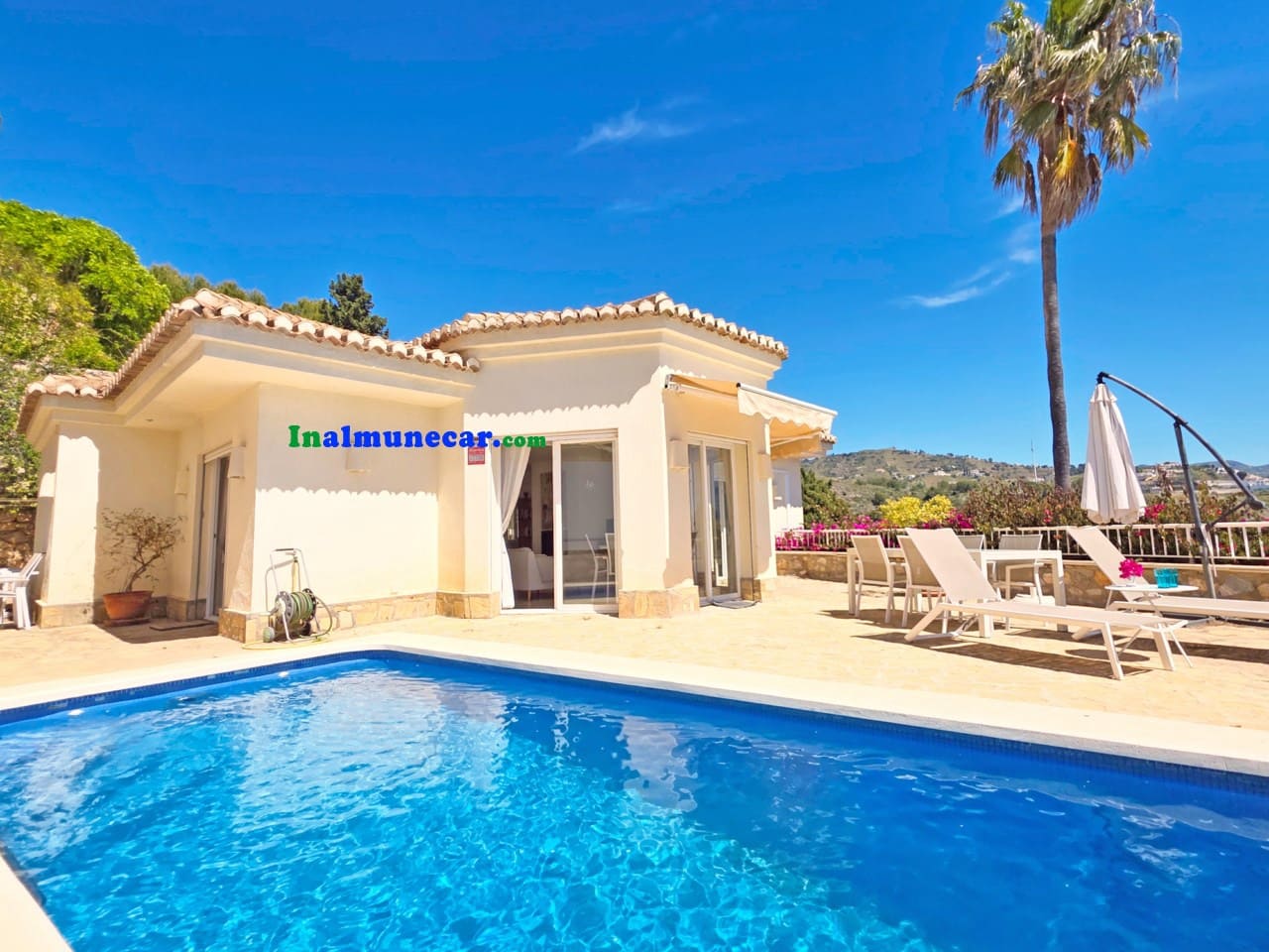 Chalet de 4 habitaciones en Cotobro en venta con piscina garaje - 950.000 € (Ref: 9811297)