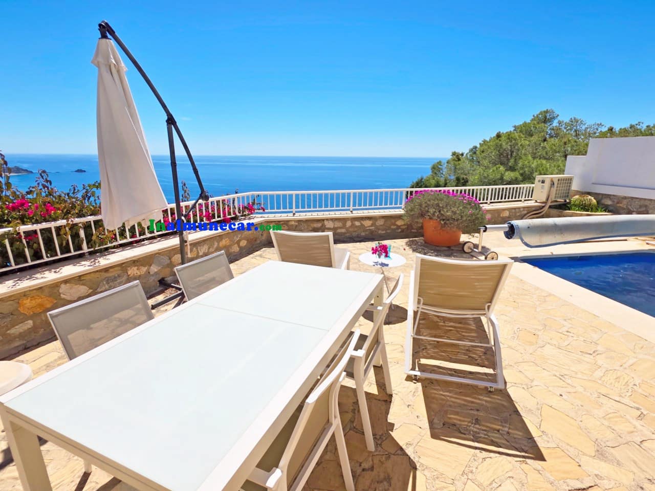 Chalet de 4 habitaciones en Cotobro en venta con piscina garaje - 950.000 € (Ref: 9811297)