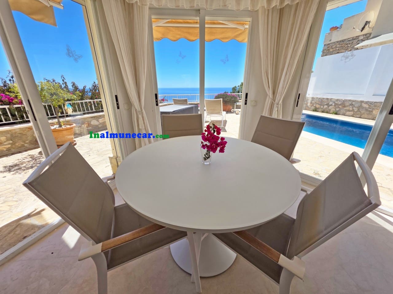 Chalet de 4 habitaciones en Cotobro en venta con piscina garaje - 950.000 € (Ref: 9811297)