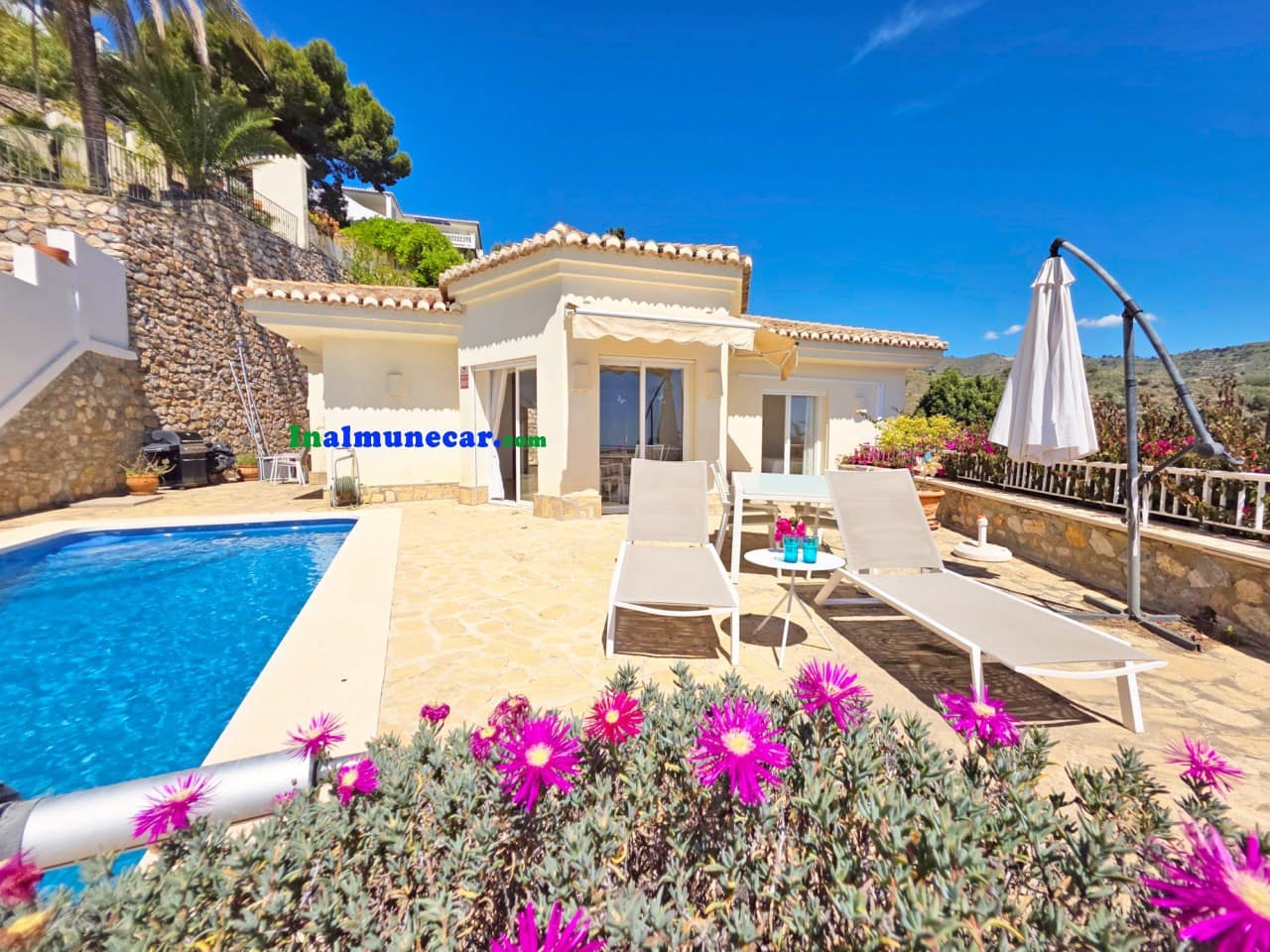 Chalet de 4 habitaciones en Cotobro en venta con piscina garaje - 950.000 € (Ref: 9811297)