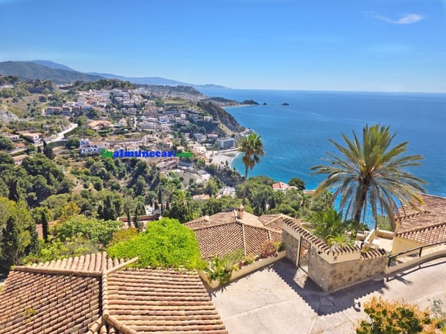 Chalet de 4 habitaciones en Cotobro, Almuñécar en venta con piscina garaje - 950.000 € (Ref: 9811297)