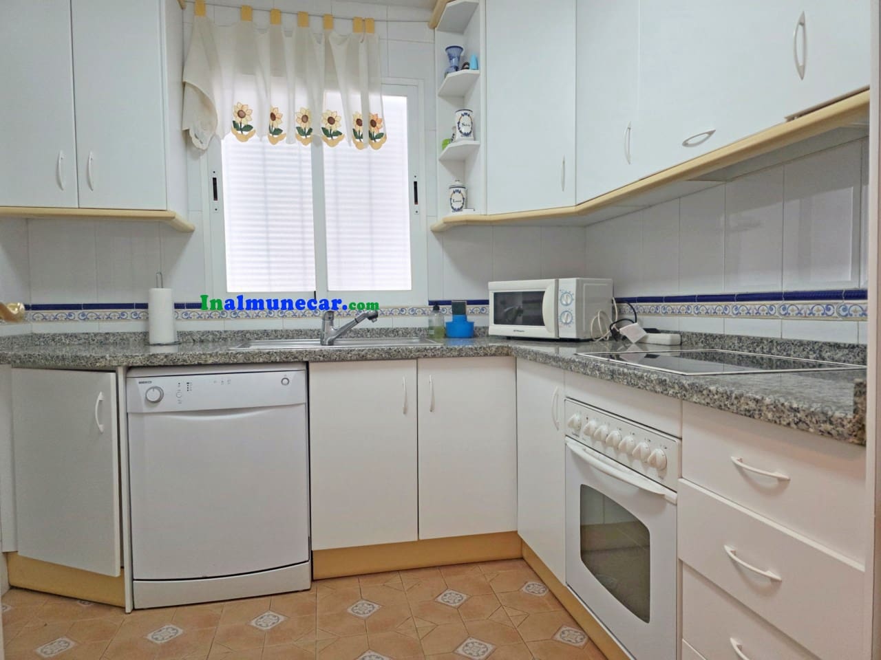 3 makuuhuone Asunto lomavuokrausta paikassa Almunecar mukana uima-altaan 
autotalli - 630 € (Ref: 9945295)