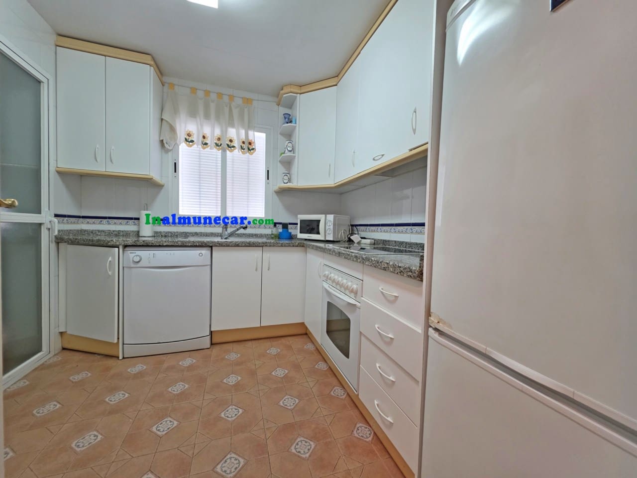 3 makuuhuone Asunto lomavuokrausta paikassa Almunecar mukana uima-altaan 
autotalli - 630 € (Ref: 9945295)