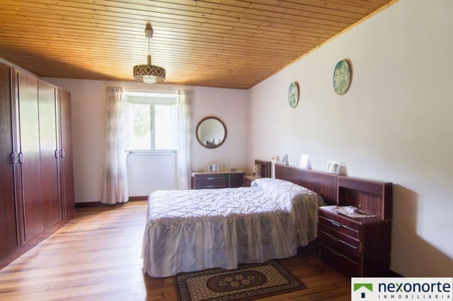 4 bedroom Townhouse for sale in Ourol - € 72,000 (Ref: 9233091)