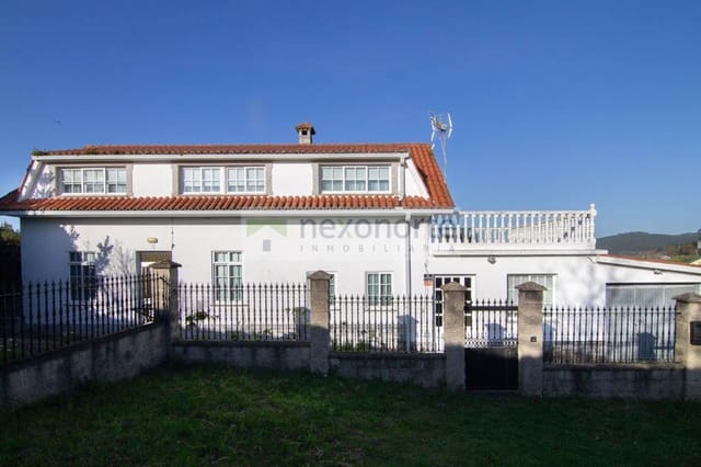 5 bedroom Townhouse for sale in Neda with garage - € 240,000 (Ref: 9726365)