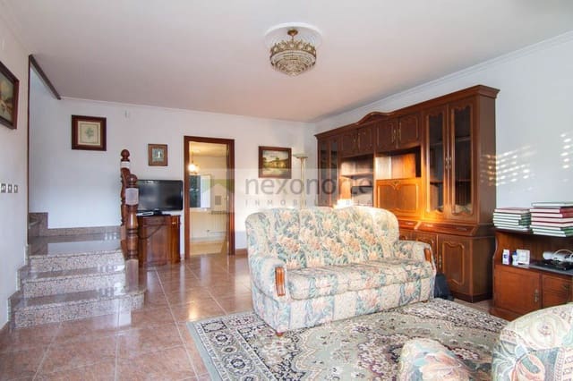 5 bedroom Townhouse for sale in Neda with garage - € 240,000 (Ref: 9726365)