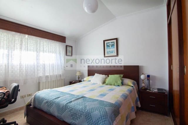 5 bedroom Townhouse for sale in Neda with garage - € 240,000 (Ref: 9726365)