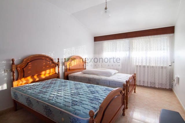 5 bedroom Townhouse for sale in Neda with garage - € 240,000 (Ref: 9726365)