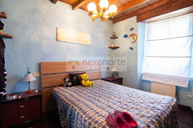 4 chambre Maison de Ville à vendre à Ortigueira avec garage - 89 000 € (Ref: 9880701)