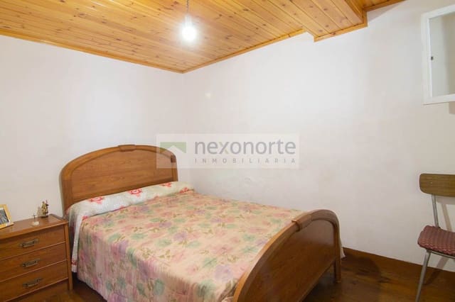 Casa de 4 habitaciones en Ourol en venta con garaje - 40.000 € (Ref: 9891690)