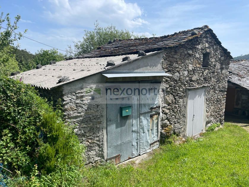 Casa de 4 habitaciones en Ourol en venta con garaje - 40.000 € (Ref: 9891690)
