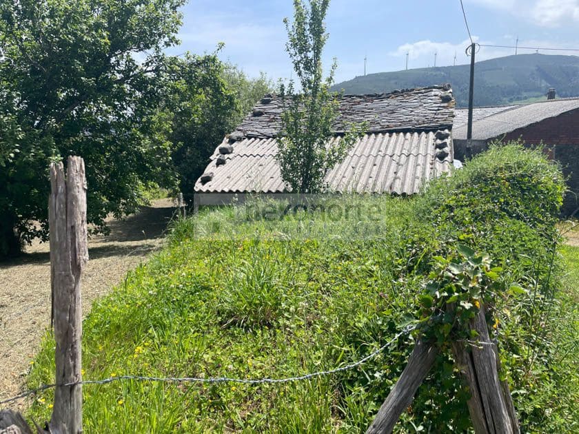 Casa de 4 habitaciones en Ourol en venta con garaje - 40.000 € (Ref: 9891690)