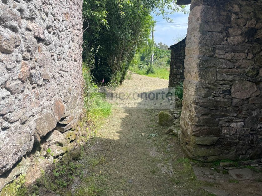Casa de 4 habitaciones en Ourol en venta con garaje - 40.000 € (Ref: 9891690)