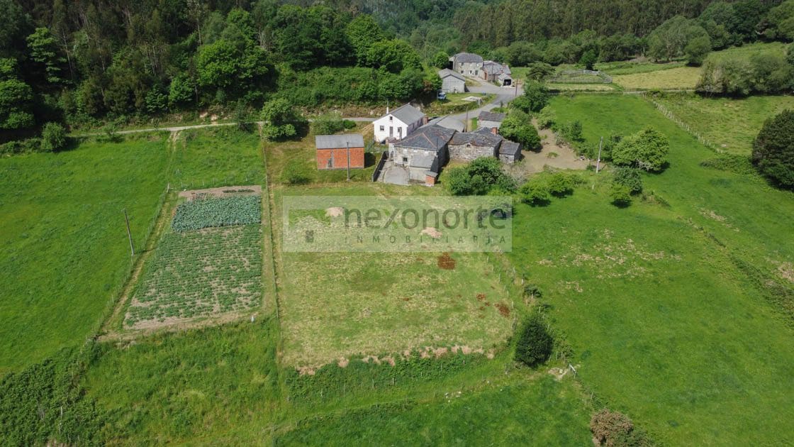 Casa de 4 habitaciones en Ourol en venta con garaje - 40.000 € (Ref: 9891690)