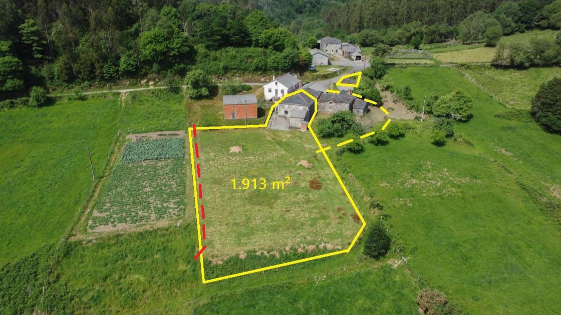 Casa de 4 habitaciones en Ourol en venta con garaje - 40.000 € (Ref: 9891690)