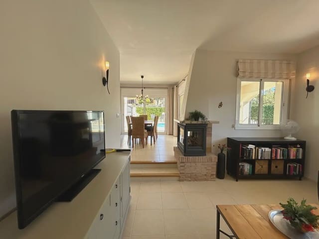 3 bedroom Villa for sale in Calonge i Sant Antoni with pool garage - € 485,000 (Ref: 10037739)