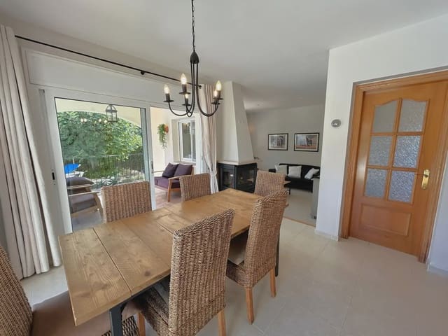 3 bedroom Villa for sale in Calonge i Sant Antoni with pool garage - € 485,000 (Ref: 10037739)