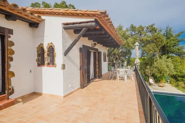 4 makuuhuone Huvila myytävänä paikassa Castell d'Aro, Castell-Platja d'Aro mukana uima-altaan 
autotalli - 600 000 € (Ref: 10139965)