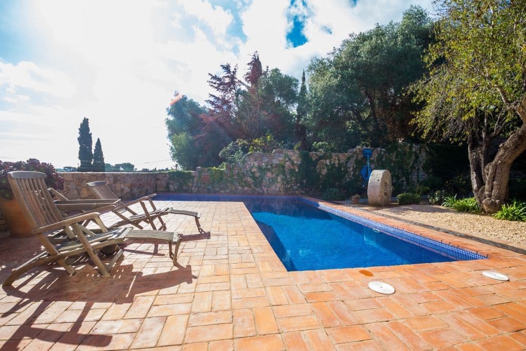 4 soveværelse Finca/Landehus til salg i Mont-ras med swimmingpool garage - € 1.180.000 (Ref: 8134207)