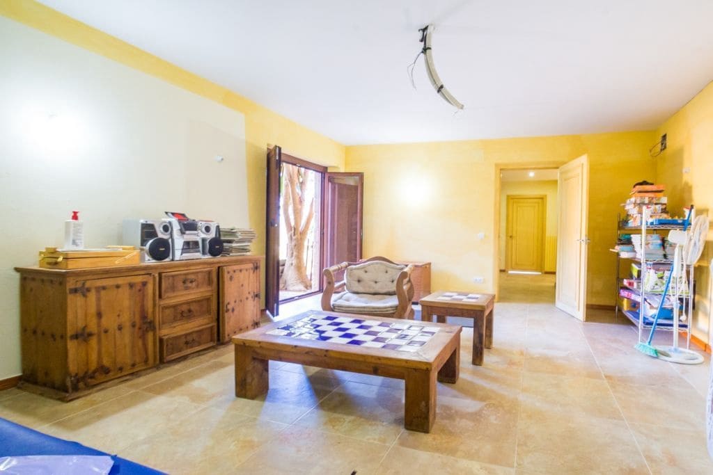 4 soveværelse Finca/Landehus til salg i Mont-ras med swimmingpool garage - € 1.180.000 (Ref: 8134207)