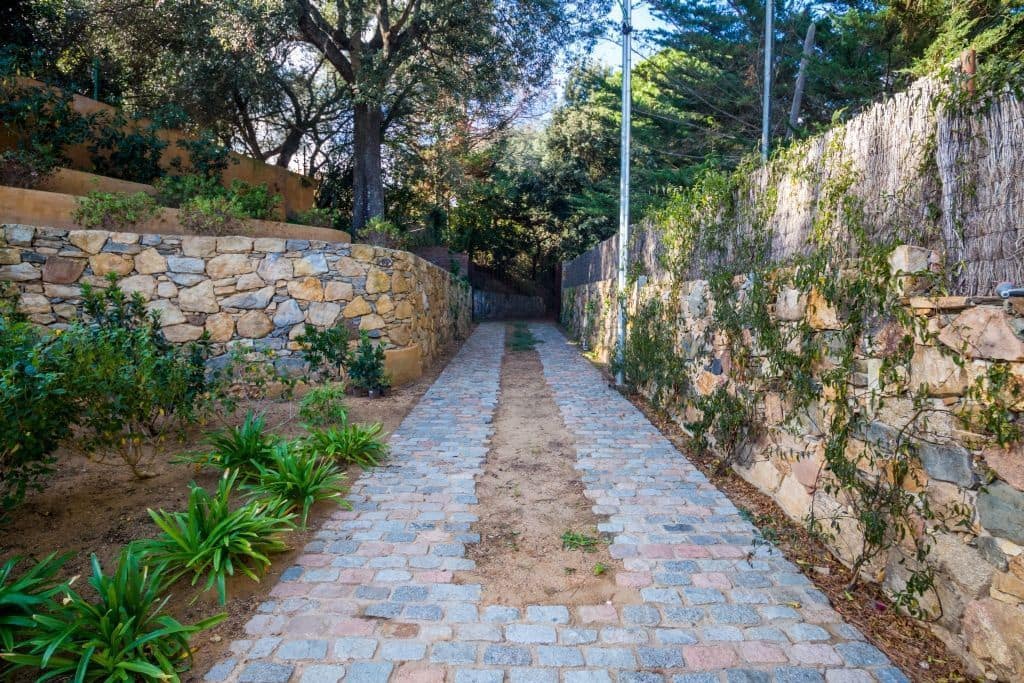 4 soveværelse Finca/Landehus til salg i Mont-ras med swimmingpool garage - € 1.180.000 (Ref: 8134207)