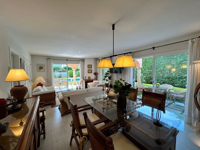 3 makuuhuone Huvila myytävänä paikassa Platja d'Aro, Castell-Platja d'Aro mukana uima-altaan - 990 000 € (Ref: 8396088)