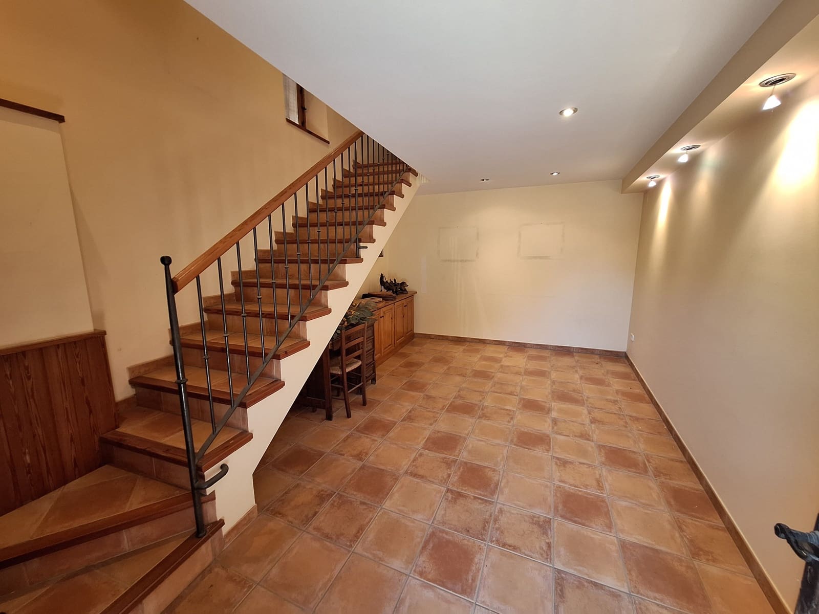 5 soveværelse Finca/Landehus til salg i Mont-ras med swimmingpool garage - € 1.100.000 (Ref: 8429273)