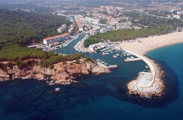 3 bedroom Beach Apartment for sale in Platja d'Aro - € 590,000 (Ref: 8537254)