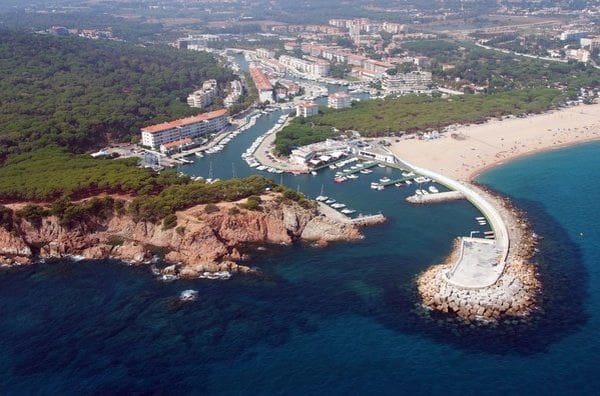 3 bedroom Beach Apartment for sale in Platja d'Aro - € 590,000 (Ref: 8537254)