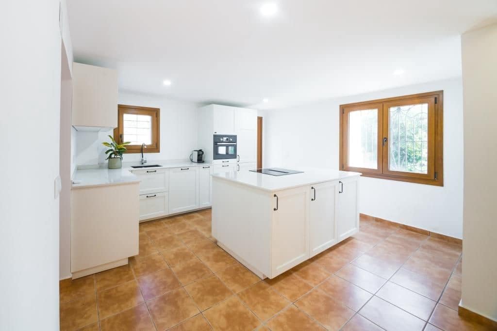 5 soveværelse Finca/Landehus til salg i Calonge i Sant Antoni med garage - € 775.000 (Ref: 8632242)