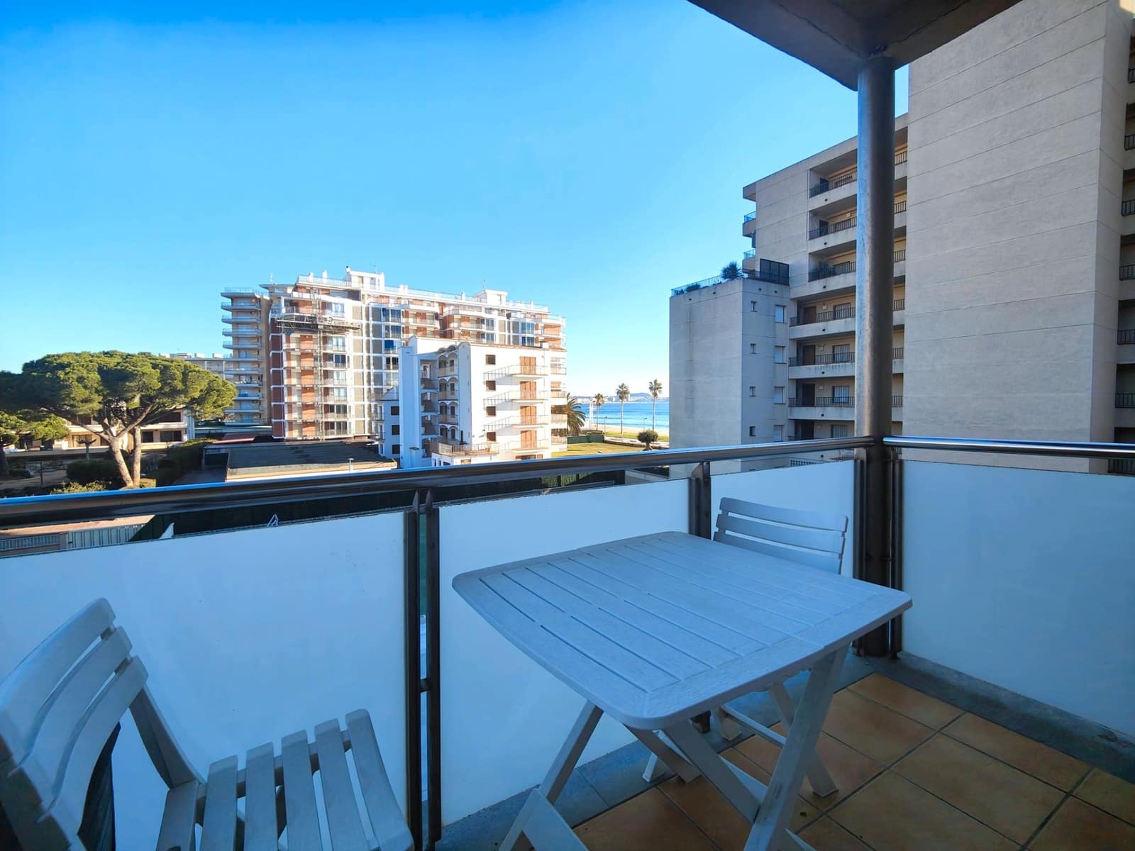 2 bedroom Beach Apartment for sale in Calonge i Sant Antoni with garage - € 265,000 (Ref: 8736563)