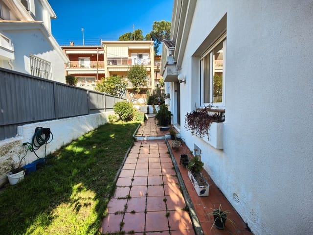 4 sovrum Hus till salu i Platja d'Aro, Castell-Platja d'Aro med garage - 450 000 € (Ref: 8780863)