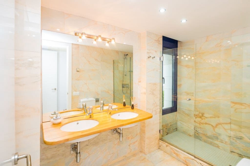 3 sypialnia Apartament na sprzedaż w Platja d'Aro z basenem garażem - 740 000 € (Ref: 8846048)