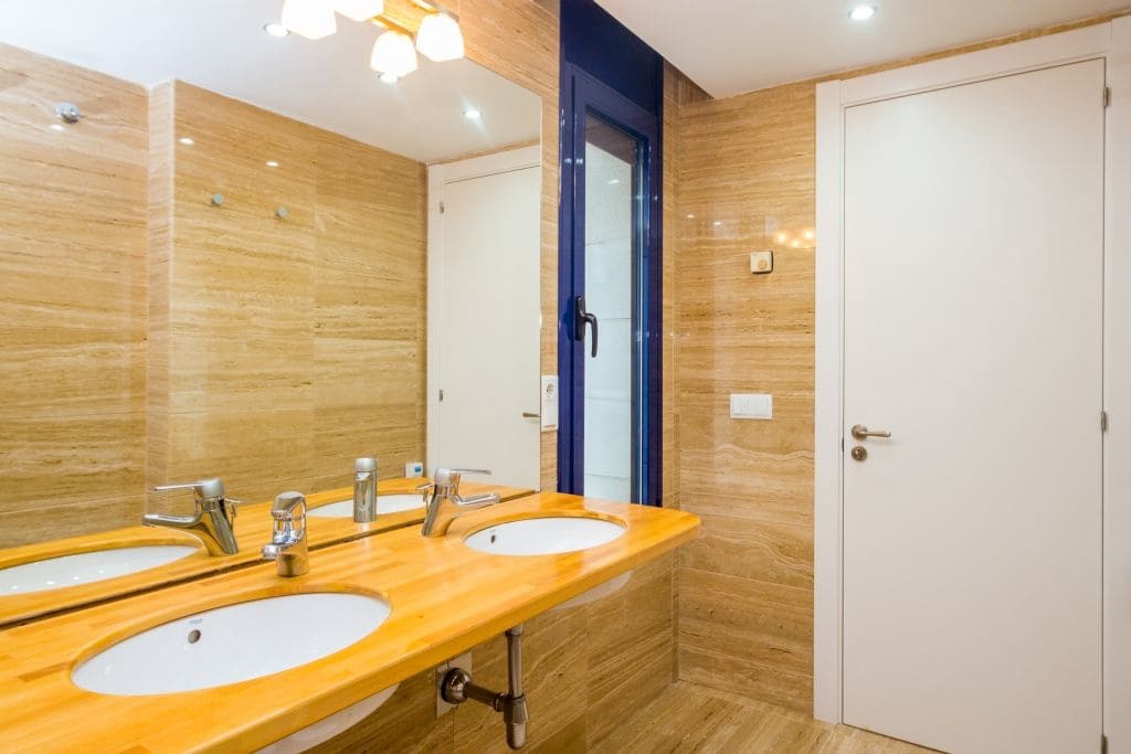 3 sypialnia Apartament na sprzedaż w Platja d'Aro z basenem garażem - 740 000 € (Ref: 8846048)