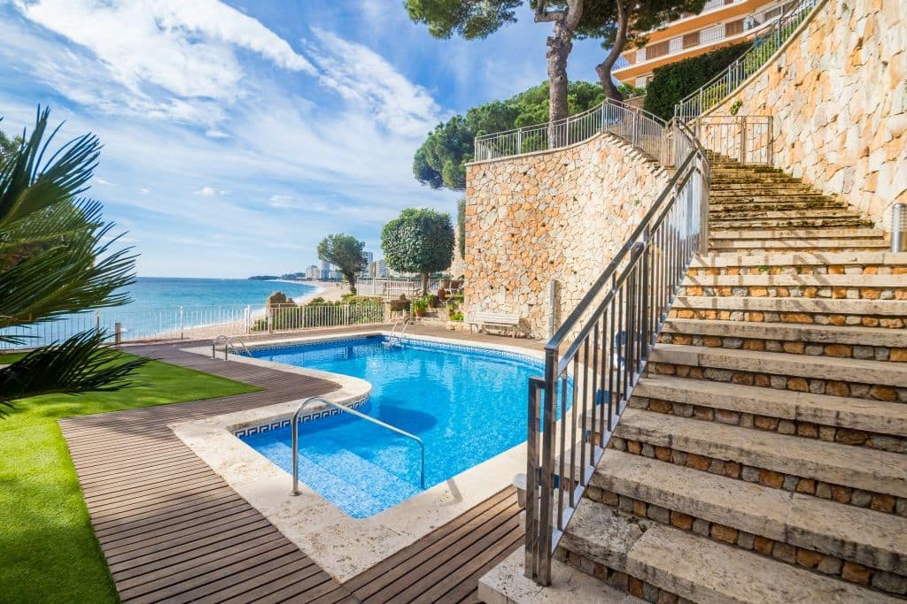 3 sypialnia Apartament na sprzedaż w Platja d'Aro z basenem garażem - 740 000 € (Ref: 8846048)