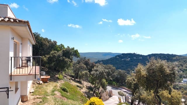 Chalet de 3 habitaciones en Santa Cristina d'Aro en venta con garaje - 450.000 € (Ref: 8868450)