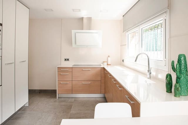 Chalet de 4 habitaciones en Calonge i Sant Antoni en venta con piscina garaje - 945.000 € (Ref: 8886300)