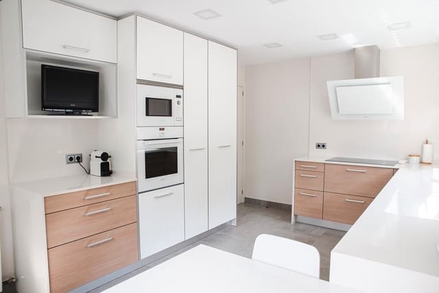 Chalet de 4 habitaciones en Calonge i Sant Antoni en venta con piscina garaje - 945.000 € (Ref: 8886300)