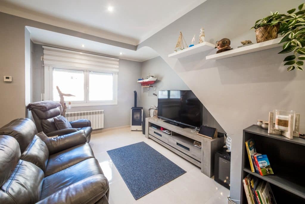 3 bedroom Semi-detached Villa for sale in Palamos with garage - € 368,000 (Ref: 8930176)