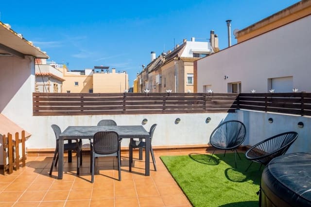 3 bedroom Semi-detached Villa for sale in Palamós with garage - € 368,000 (Ref: 8930176)