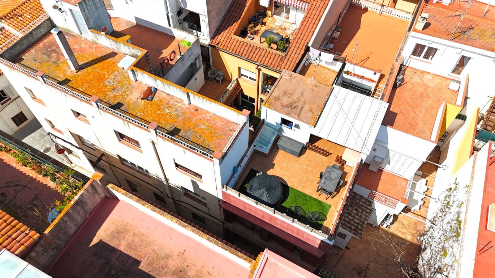 3 bedroom Semi-detached Villa for sale in Palamos with garage - € 368,000 (Ref: 8930176)