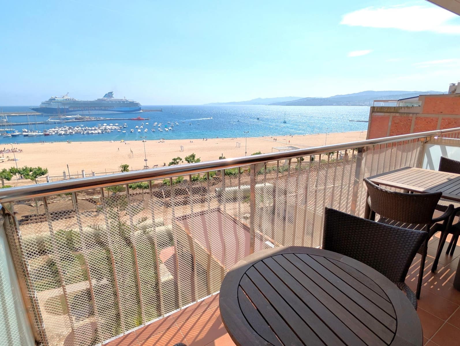 2 bedroom Apartment for sale in Palamos with garage - € 490,000 (Ref: 9036924)