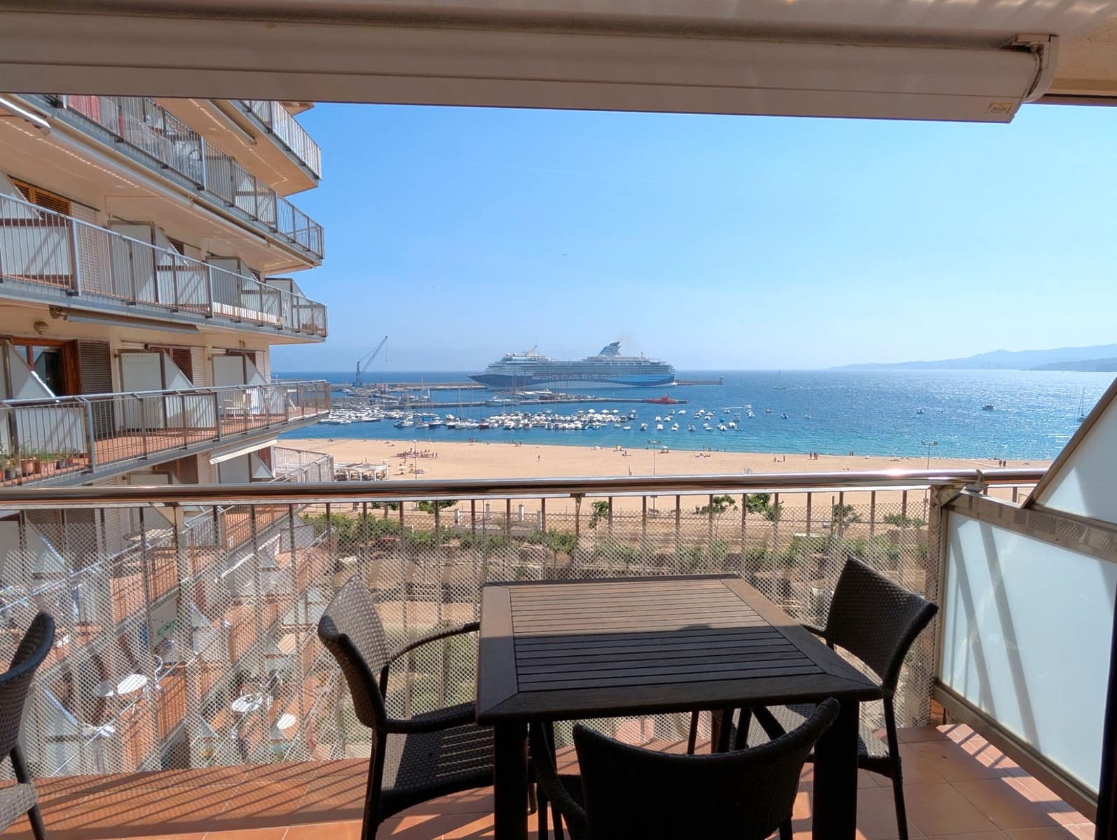 2 bedroom Apartment for sale in Palamos with garage - € 490,000 (Ref: 9036924)