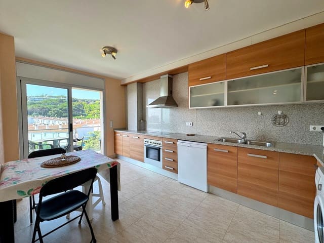 3 sovrum Lägenhet till salu i Sant Feliu de Guíxols med pool - 585 000 € (Ref: 9059852)