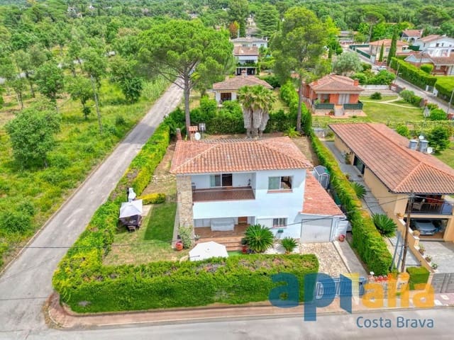 3 camera da letto Villa in vendita in Santa Cristina d'Aro - 450.000 € (Rif: 9060126)