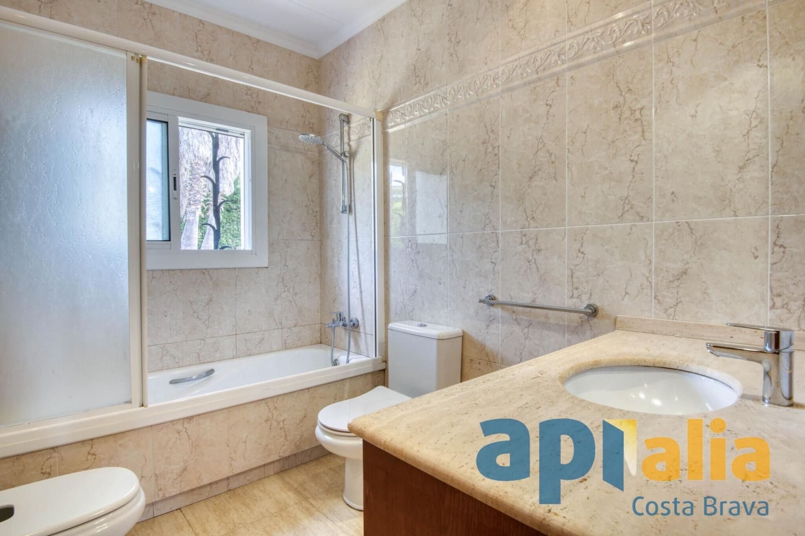 3 soveværelse Villa til salg i Santa Cristina d'Aro - € 450.000 (Ref: 9060126)