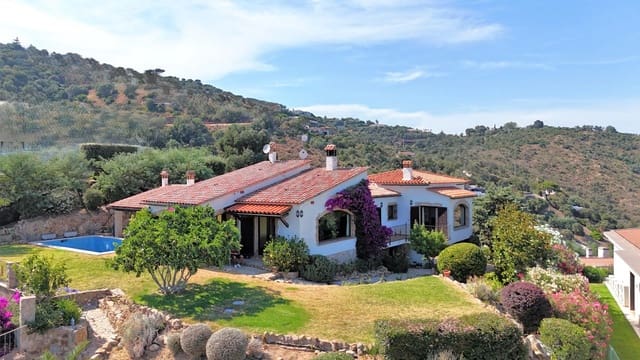 5 soverom Villa til salgs i Castell d'Aro, Castell-Platja d'Aro med svømmebasseng garasje - € 1 150 000 (Ref: 9125612)
