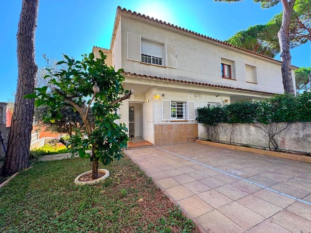 3 soverom Hus til salgs i Platja d'Aro, Castell-Platja d'Aro med garasje - € 325 000 (Ref: 9143348)