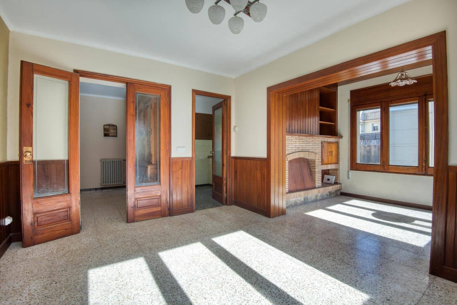 5 bedroom Villa for sale in Sant Feliu de Guixols - € 600,000 (Ref: 9261845)