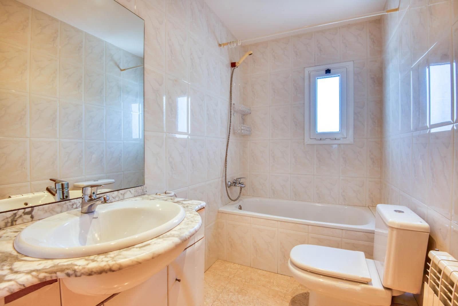 5 bedroom Villa for sale in Sant Feliu de Guixols - € 600,000 (Ref: 9261845)